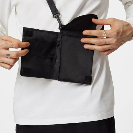 Taška Mercedes Mapf FW Travel Pouch Black_4